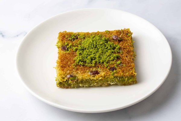 How Can You Prepare a Gluten-Free Chicken and Almond Stir-Fry?